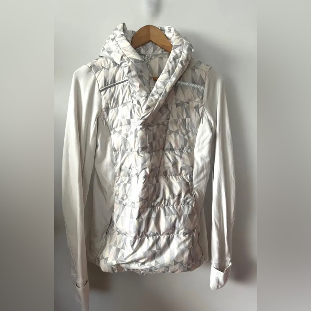 Lululemon Fluff Off Pullover Goose Down Quilted Puffer jacket Women’s Sz 6 Ivory